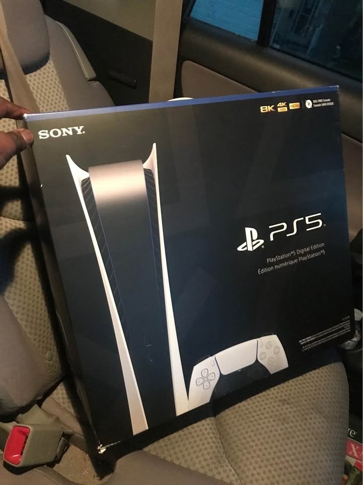 Play station 5 console