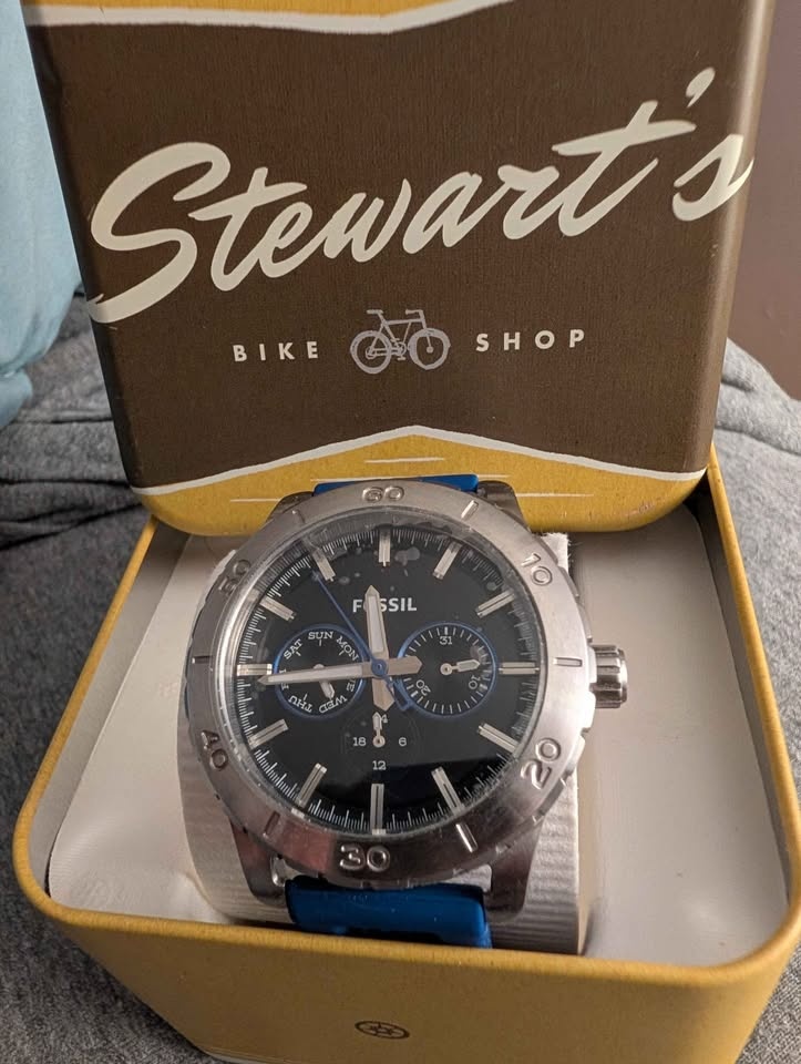 Brand New Fossil Watch (BQ1472) - Never Worn, Tags On + New Batt - photo 2