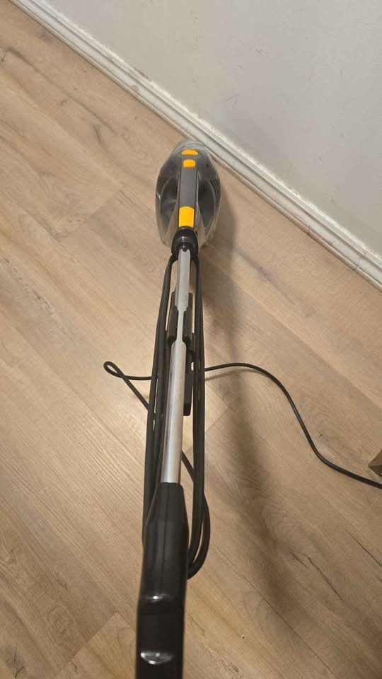 Eureka Stick Vacuum Cleaner - photo 3