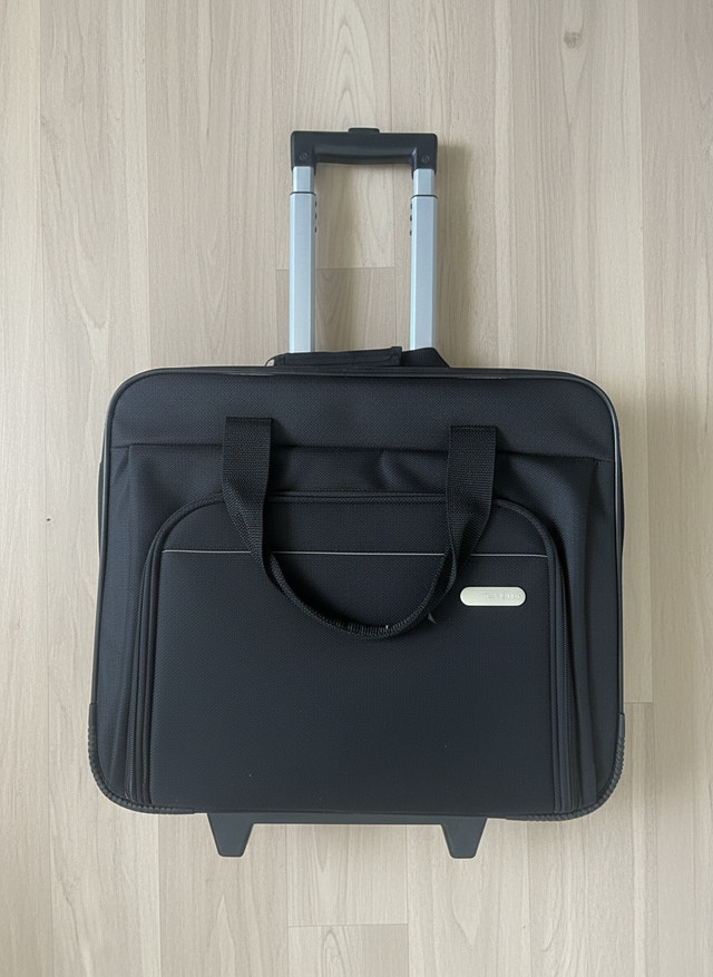 Rolling Carry-On Laptop/Briefcase Bag (Black)