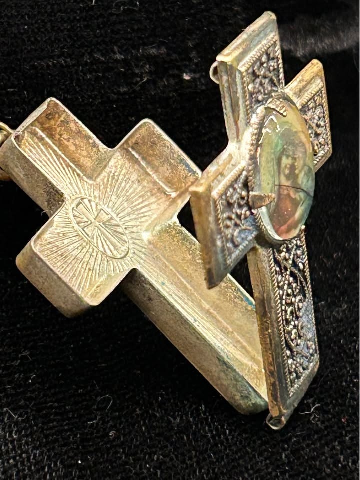 ANTIQUE CROSS ROSARY CASE PENDANT LOCKET VIRGIN MARY BRASS - photo 5