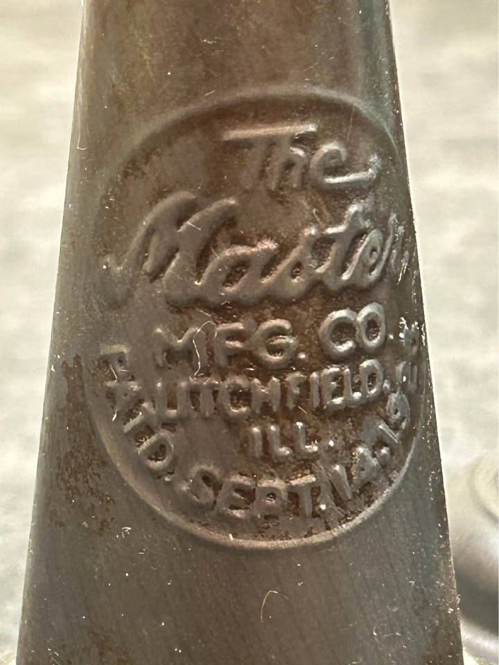 2 Vintage Master Mfg Co Oil Bottle Nozzle & Cap - photo 4