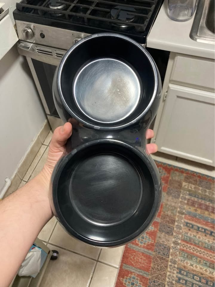 Pet dishes/ gravity water fountain w/ replacement filters - photo 2