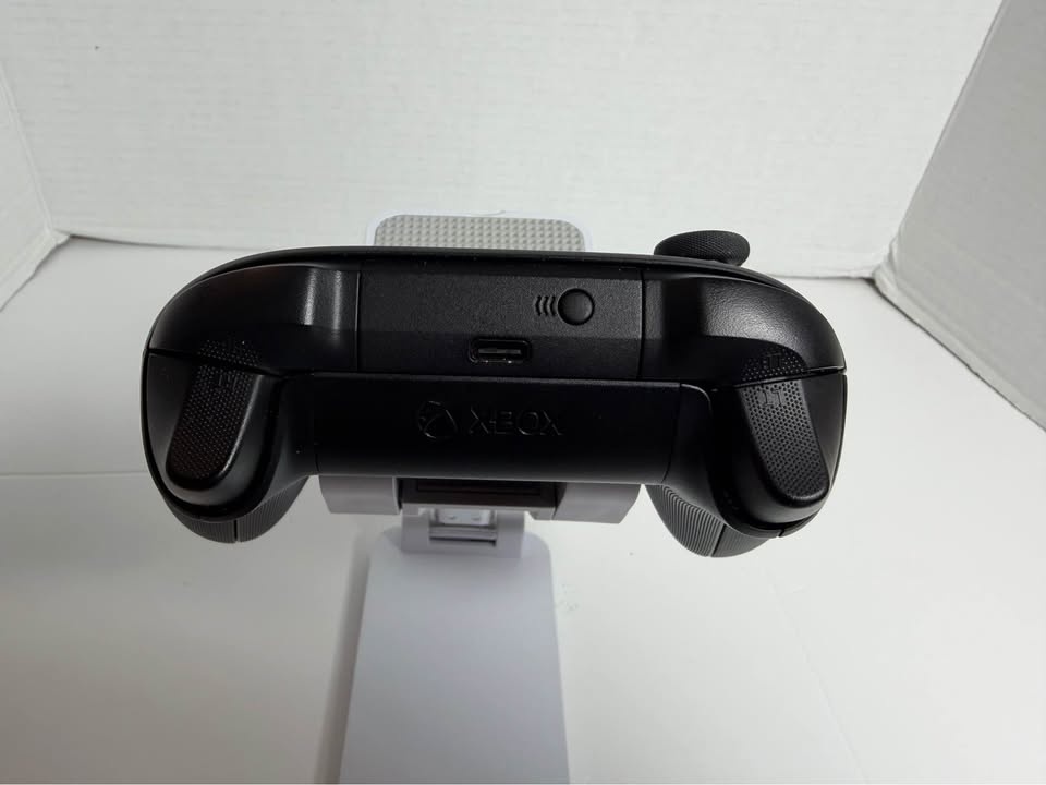 Xbox Carbon Black Wireless Controller – Both sticks upgraded TMR - photo 3