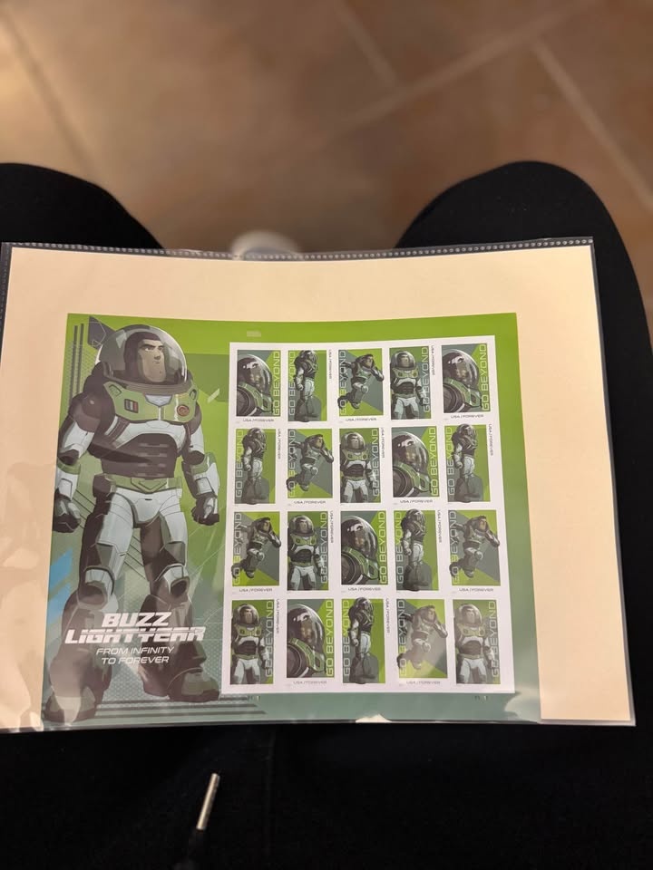 Buzz Lightyear “Go Beyond” USPS Stamp Sheet – Printing Error / V - photo 3