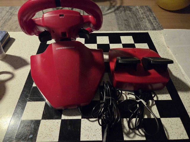 Mario Kart Racing Wheel Pro Deluxe with Mario Kart 7 - photo 2