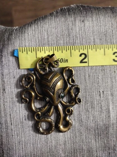 pretty octopus pendant - photo 2