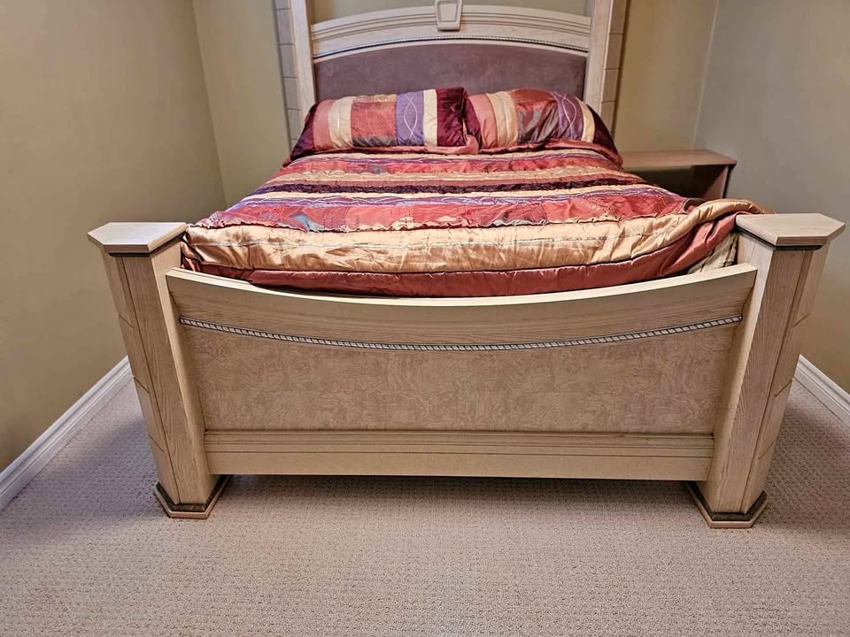 Queen bed and matress