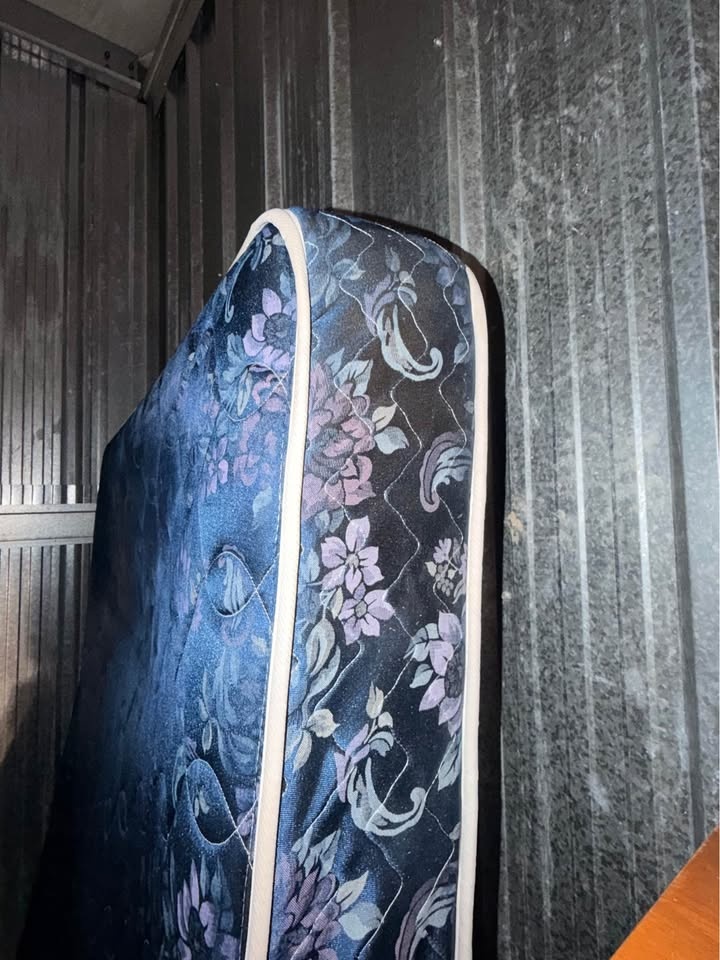King Mattress & Frame Set - $95 OBO - photo 2