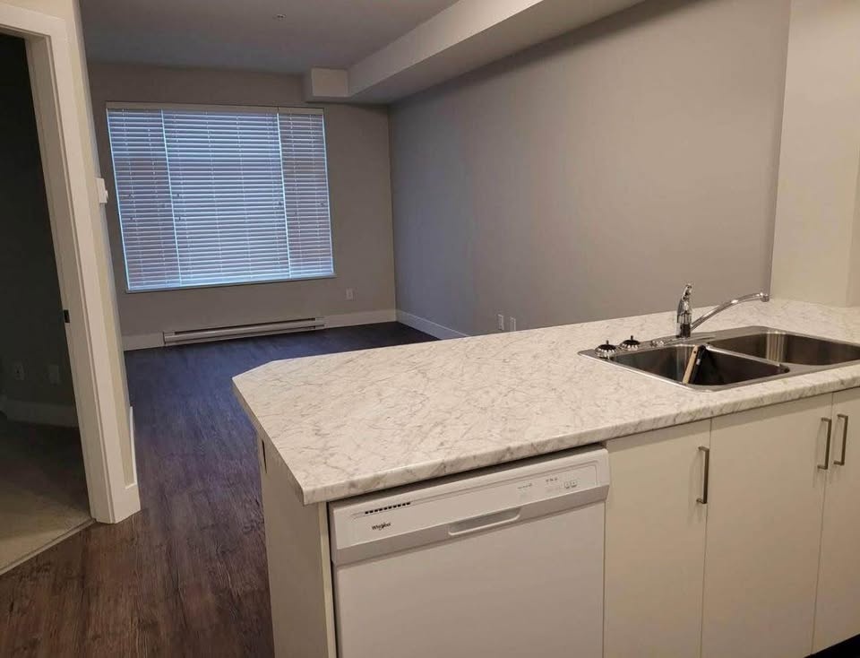 Private room for rent - photo 5