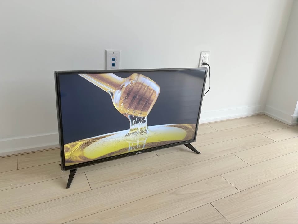 Brand new 32’’ Sharp, Smart TV - photo 3