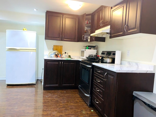2-bedroom basement with 2-car parking for rent in Brampton - photo 3