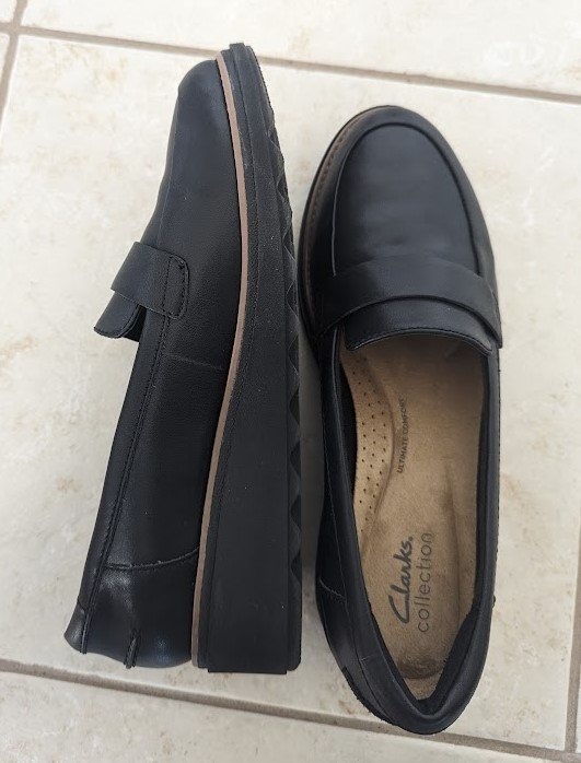 Clarks Loafers size 9 - photo 2