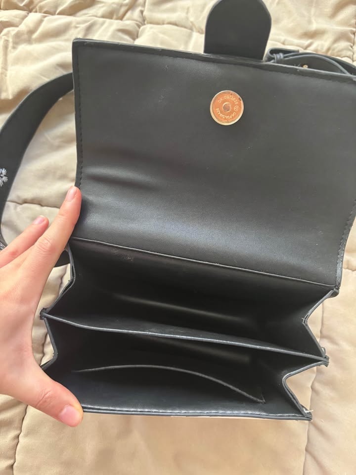 Black and White Botanical stitching Vegan leather Handbag - photo 2