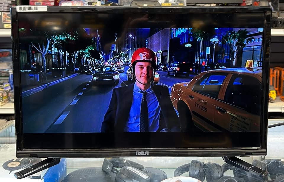 RCA 24-in LED TV Combo w/ Built-In DVD Player & HDMI - photo 2