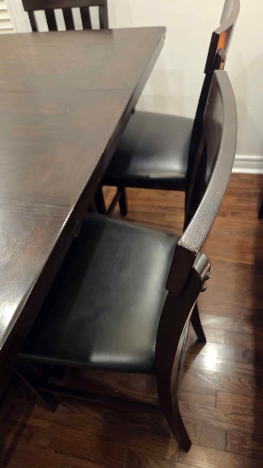 Extendable dining table with 6 bar height chairs - photo 4