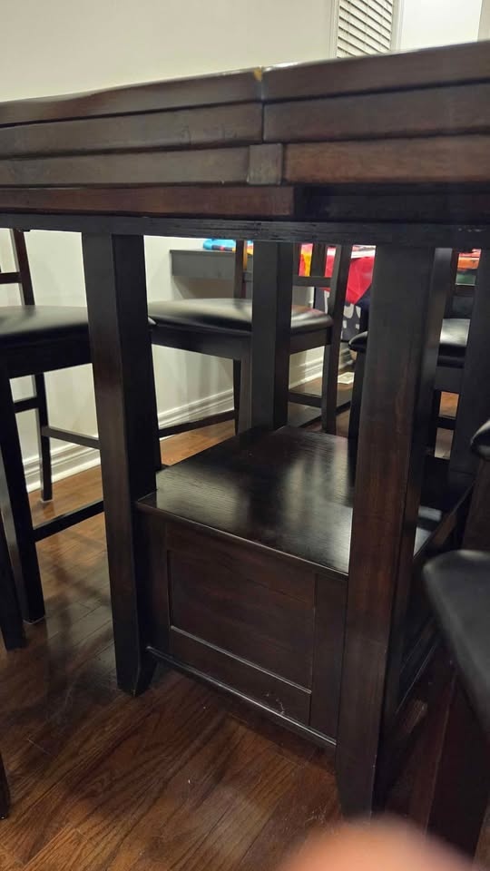 Extendable dining table with 6 bar height chairs - photo 5