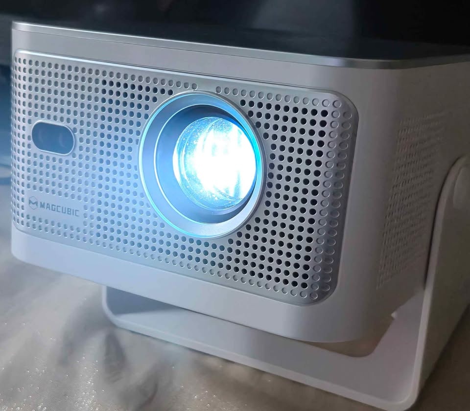Android 14 4K Smart Projector - photo 5