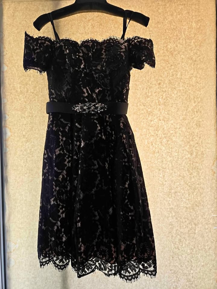 Eliza J off shoulder night dress in Black and Beige lace