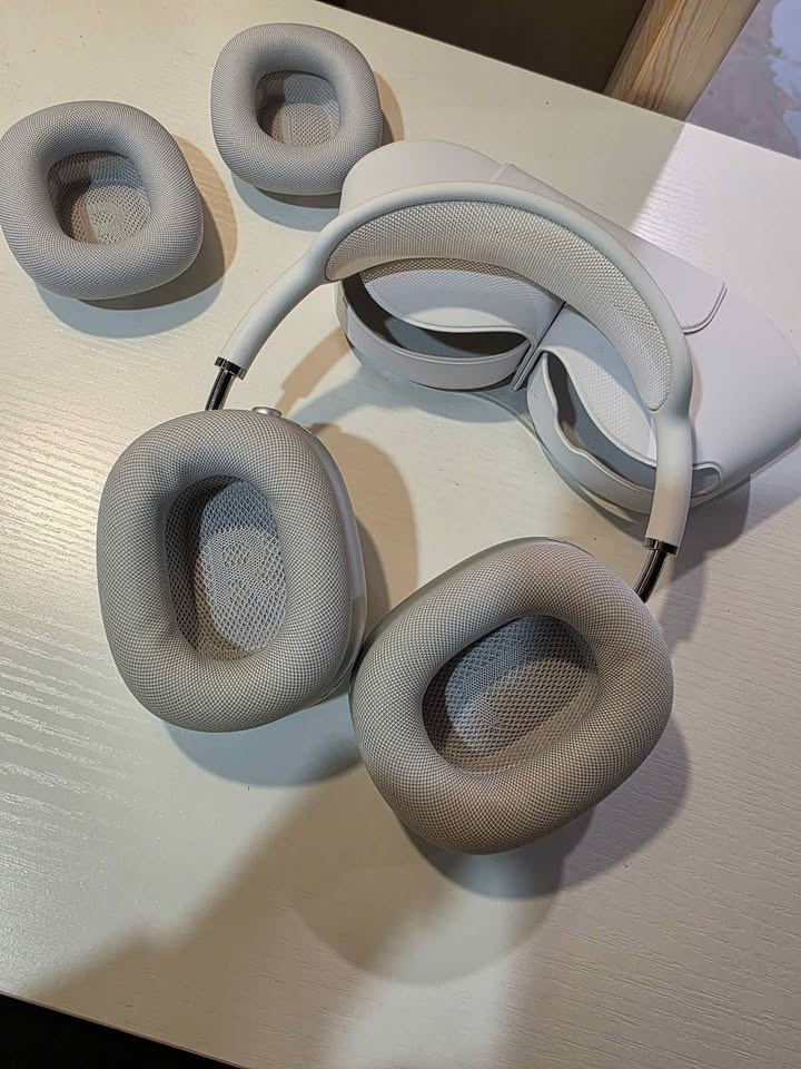 Apple AirPods Max (Silver) – Excellent Condition - photo 3