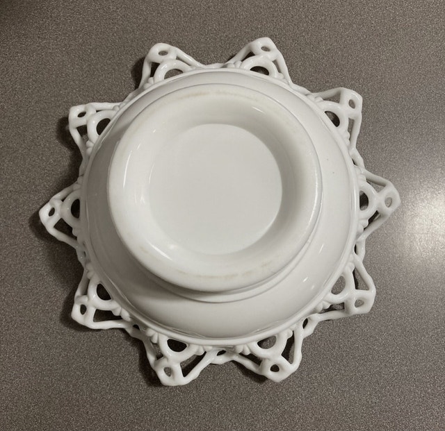 Atterbury Lace Vintage Bowl Milk Glass Pedestal Bowl - photo 3
