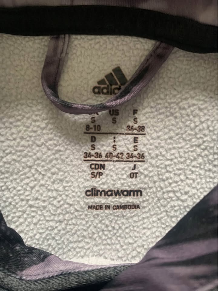 Adidas hoodie( with thumb holes) Y S - photo 2