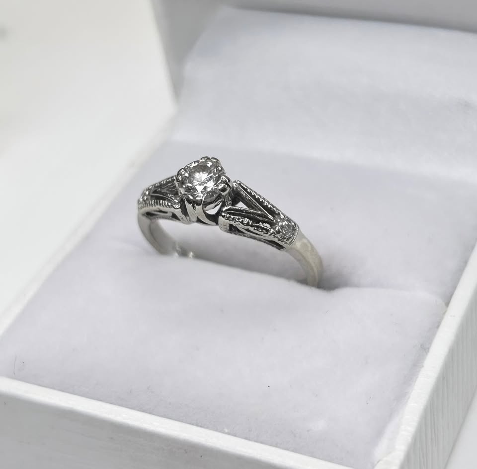 14K White Gold Diamond Ring - photo 2