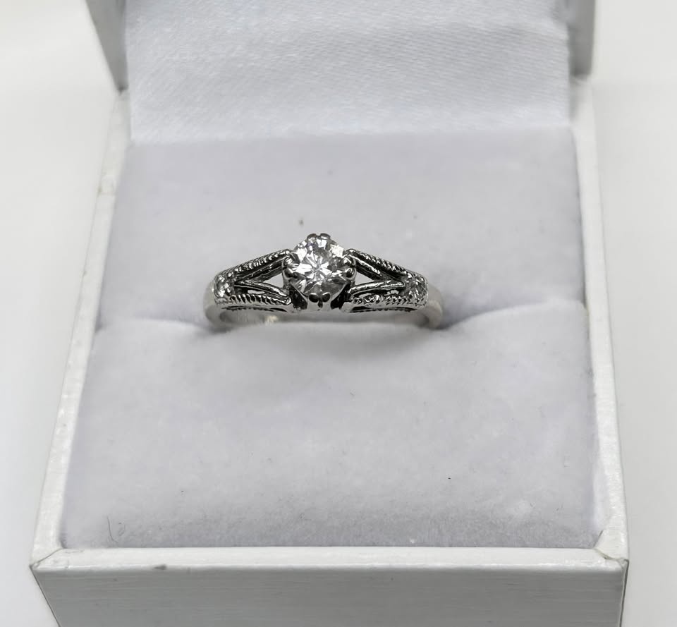 14K White Gold Diamond Ring - photo 3