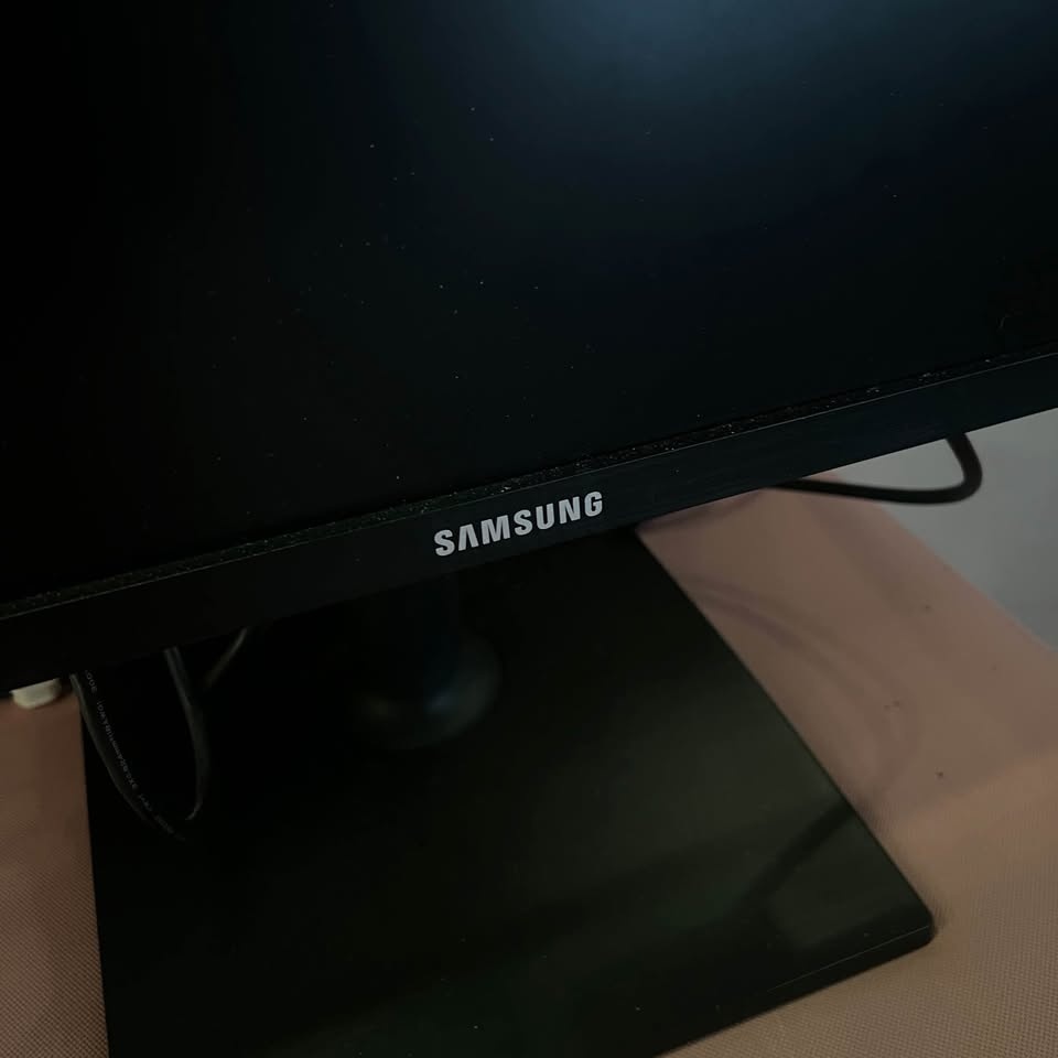 Samsung 22” Monitor - photo 2