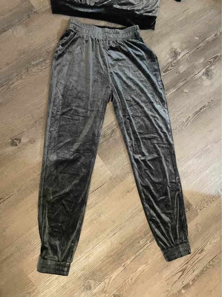 Brand new matching velour tracksuit set in silvery grey - photo 4
