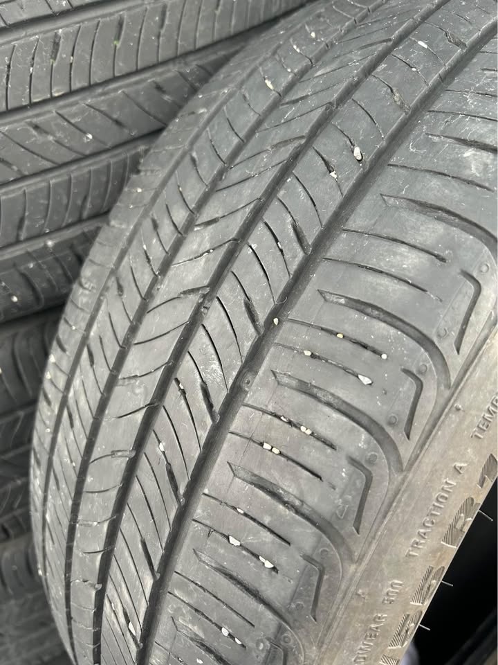 Kia Seltos Used Tires All Seasons - photo 2