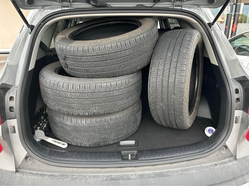 Kia Seltos Used Tires All Seasons - photo 4