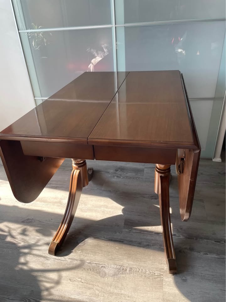 Duncan Phyfe Drop Leaf Table with 2 leaf inserts - photo 2