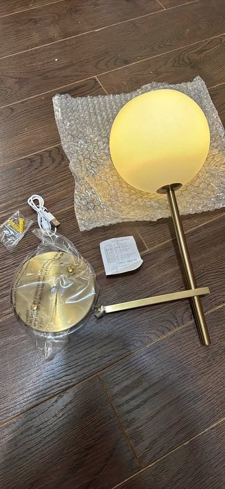 Rechargeable Wall Sconce RGB color