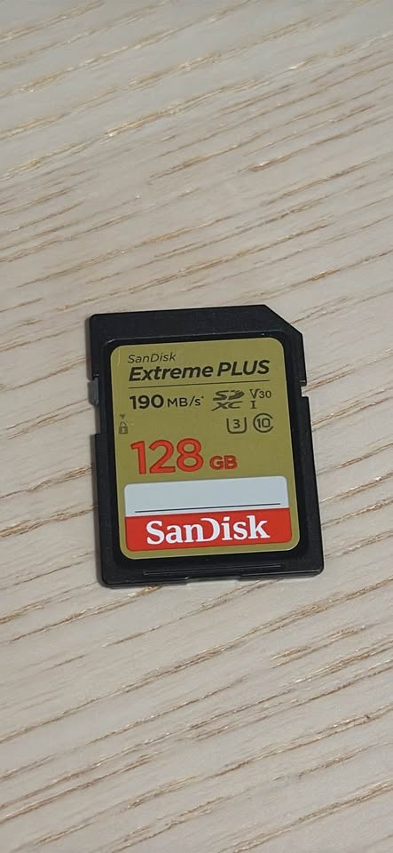 Panasonic Lumix DCFZ80DK Camera + SD card - photo 4