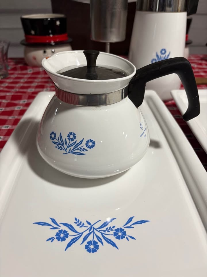 Corningware platters with stands, tea and coffee pots Make - photo 4