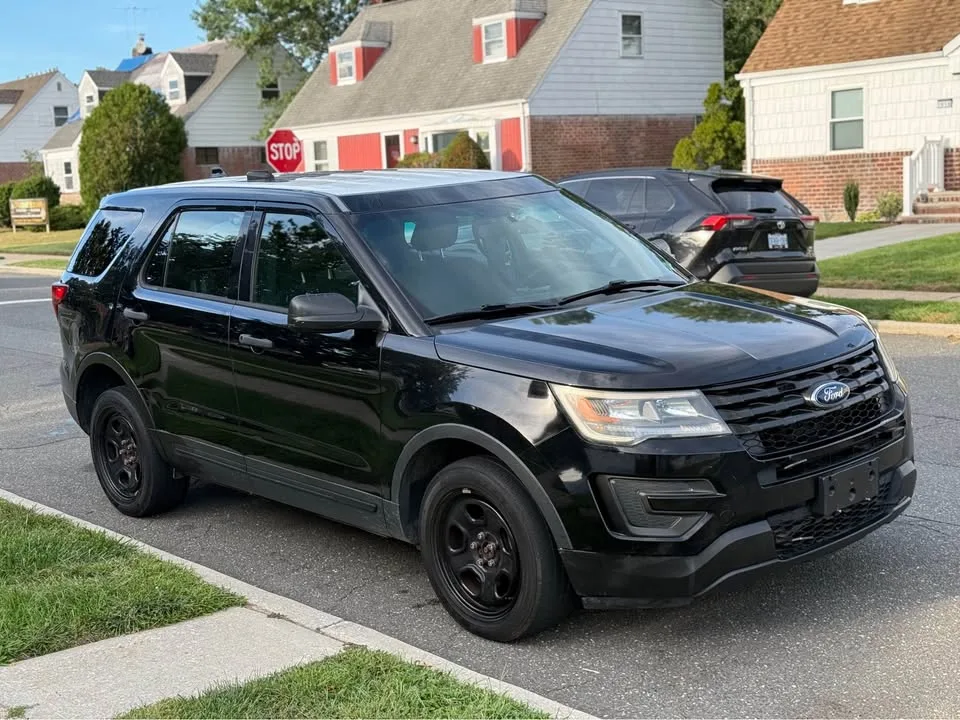 2017 Ford Explorer · Explorer image indicator(3)