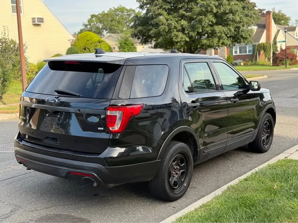 2017 Ford Explorer · Explorer image indicator(4)
