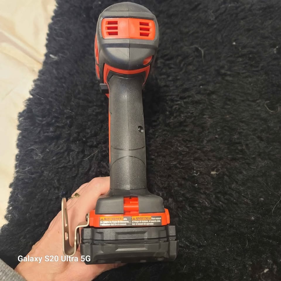 NEW Milwaukee M18 IMPACT WRENCH with NEW Milwaukee Lithium BATTE - photo 5
