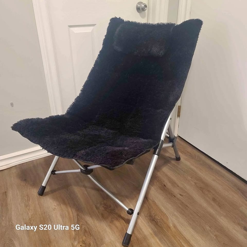 VERY COMFY MOVIE/GAMING or MEDITATION CHAIR 🥕