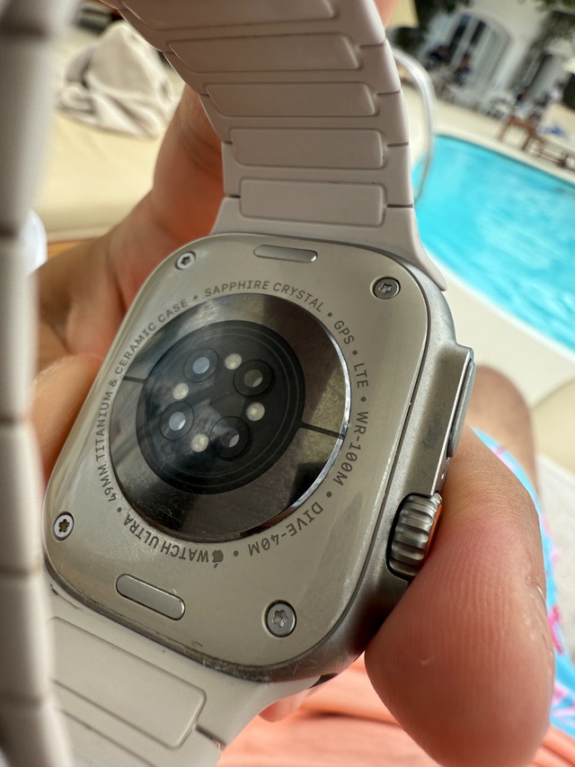 Apple Watch Ultra (1st Gen) – 49 mm Titanium + 5+ Af - photo 4