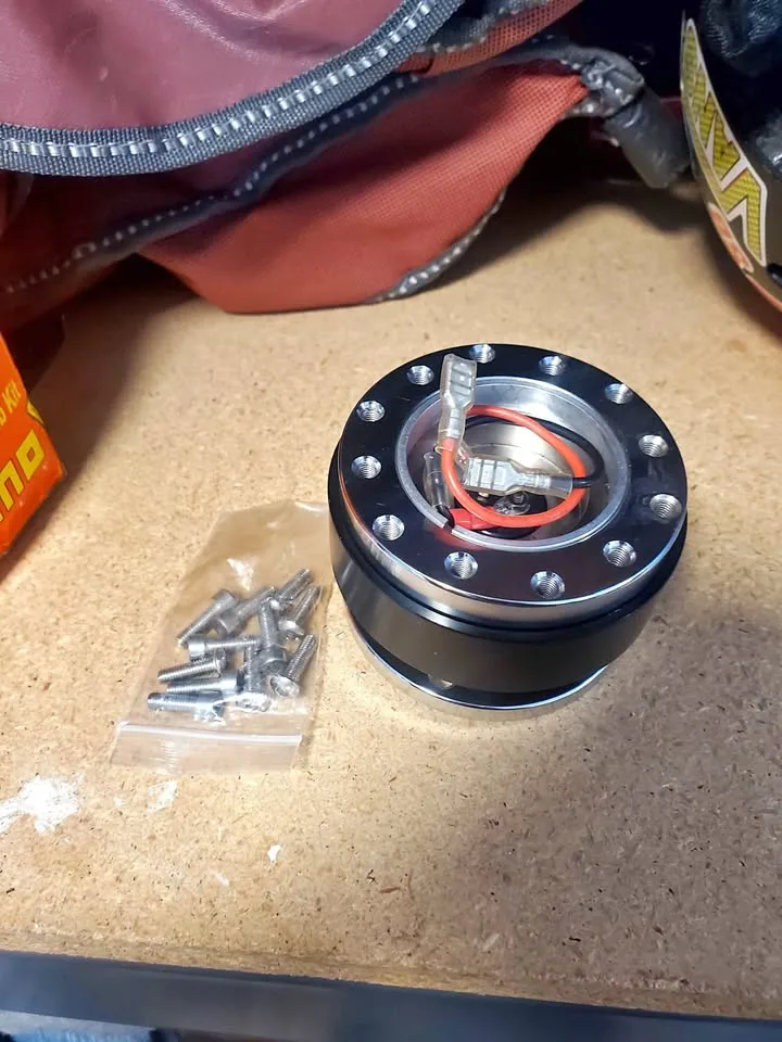 Quick release hub thumbnail