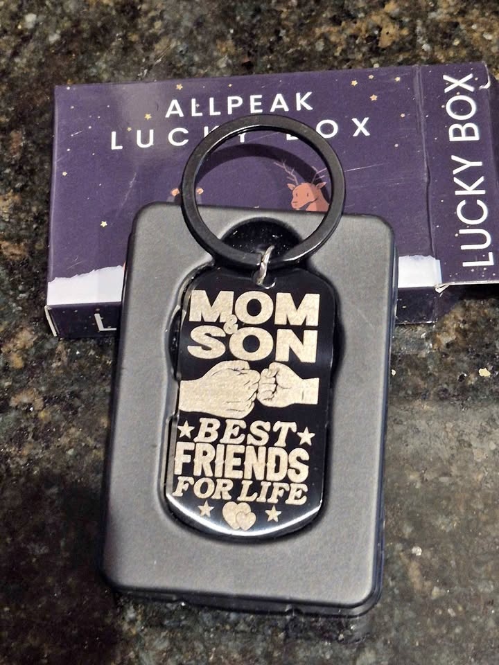 Mom / Son Keychain 🧡