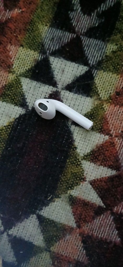 Apple Airpod 2nd Gen - photo 2