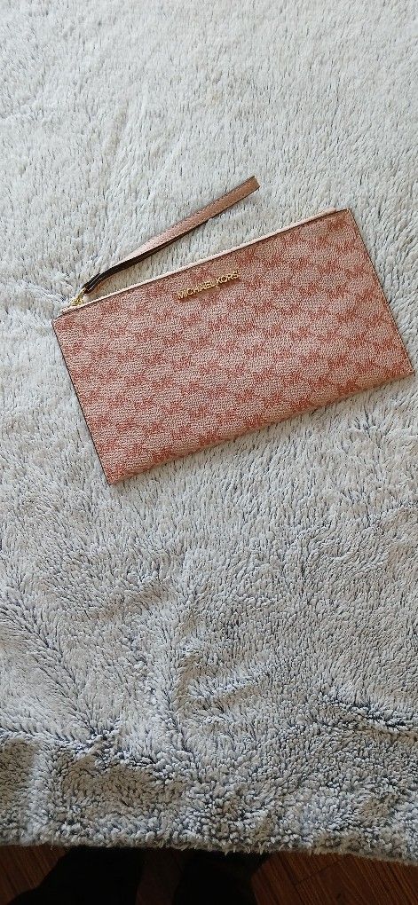 Michael Kors Wristlet Purse - photo 2