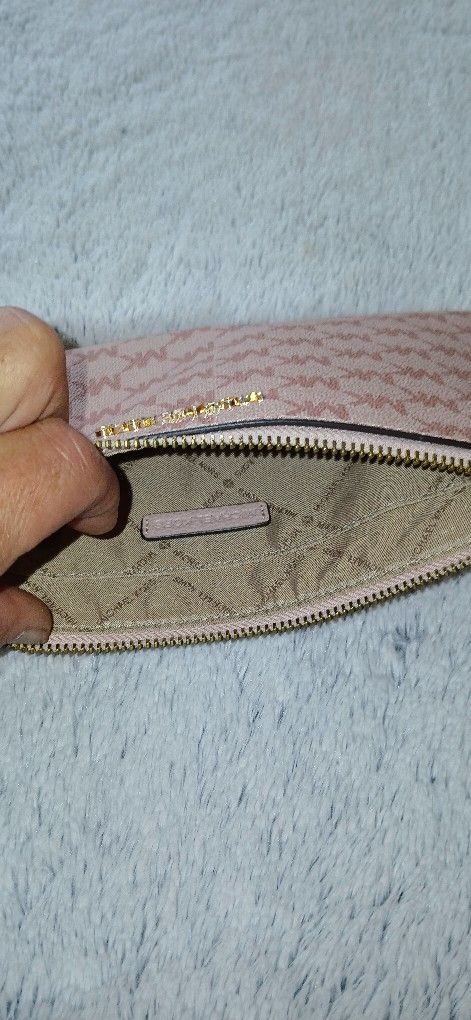 Michael Kors Wristlet Purse - photo 3