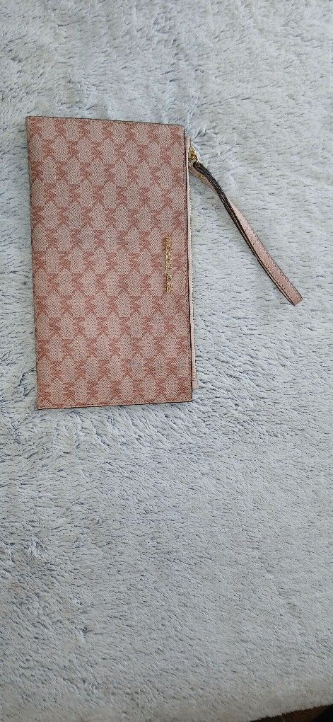Michael Kors Wristlet Purse - photo 4