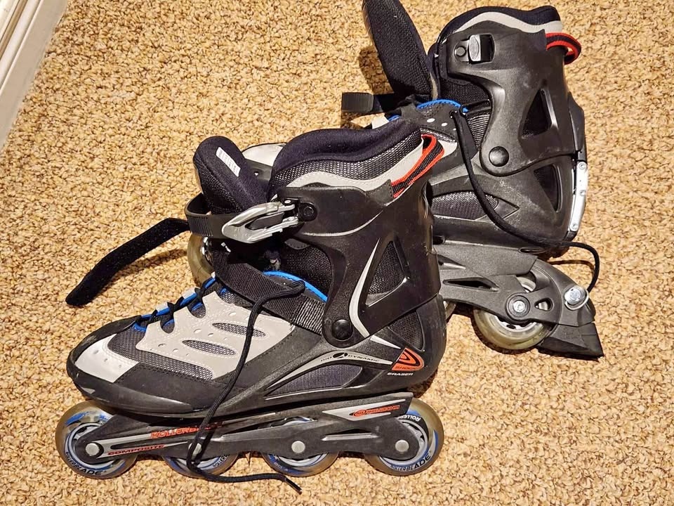 Men's size 11 rollerblades in great condition
