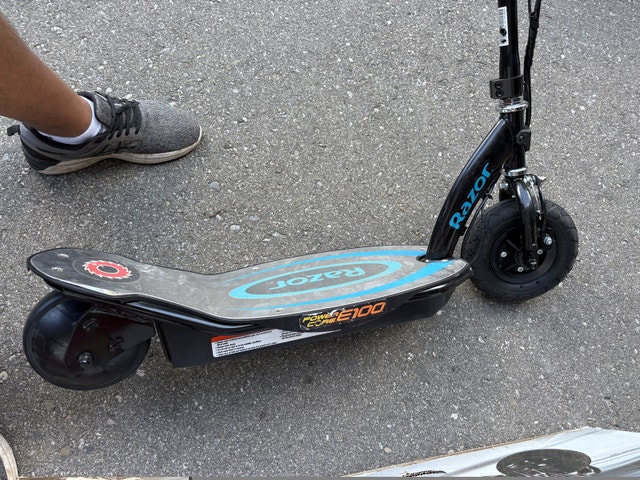 Razor E100 Electric Scooter - photo 5