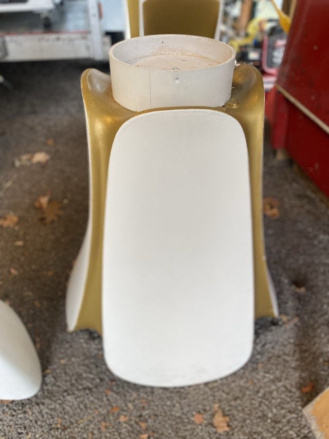 5 VONDOM Wing 28.25" chairs/1 bar table 2 patio tables - photo 4